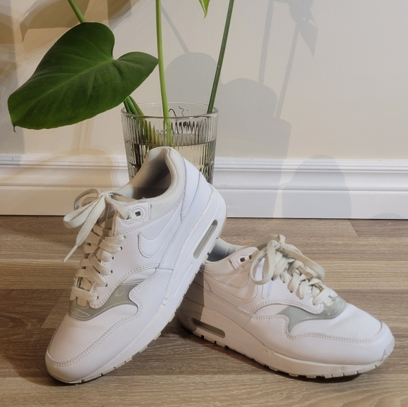 White and Gray Nike AIR Sneakers - Picture 1 of 7